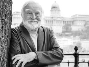 Mihaly Csikszentmihalyi Mihaly Csikszentmihalyi