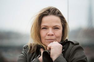 Amanda Jennings Amanda Jennings