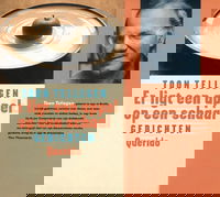 Er ligt een appel op een schaal