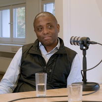 Op de vrede: in gesprek met Bryan Roy