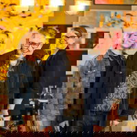 Met je voeten in de modder en je hoofd in de horeca: Gastvrijheid op blote voeten | S17E02