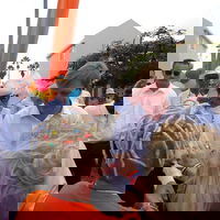 🎙️ De Stamtafel – vanuit Paradise FM: Van Kwalitaria tot Kippengrill op Curaçao | S17E11