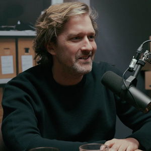 Alex Ploeg, cabaretier: ‘De jaren dat ik in bed lag leerde ik het meest over comedy’