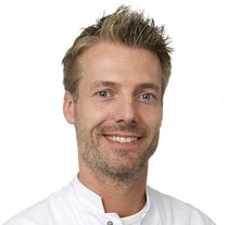 SEH-arts Sjoerd Bakker waarschuwt voor de gevaren van vuurwerk afsteken