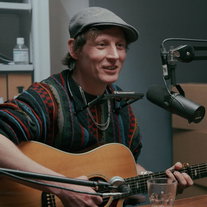 Lucky Fonz III, muzikant: ‘Ik heb niks met het romantiseren van lijden voor de kunst’
